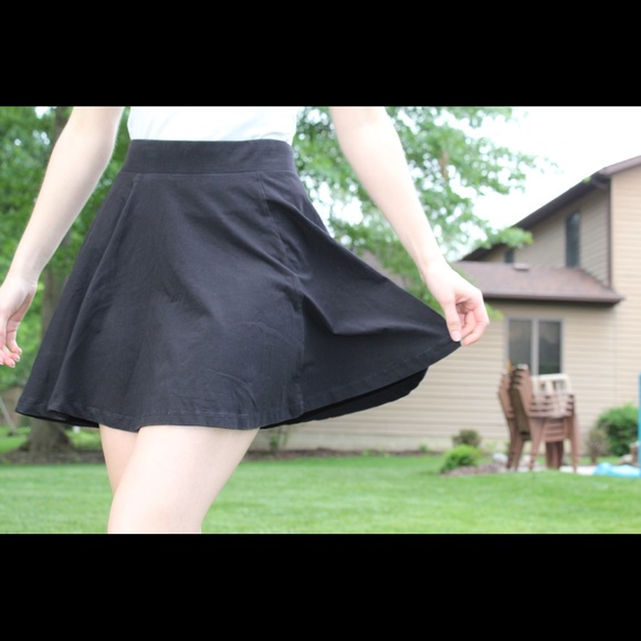 H&M Dresses & Skirts - Black Skater Skirt H&M Dresses & Skirts - Black Skater Skirt